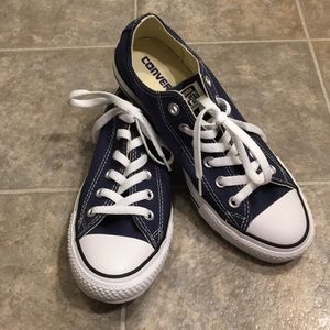 Brand new navy women’s 8.5 Converse low top